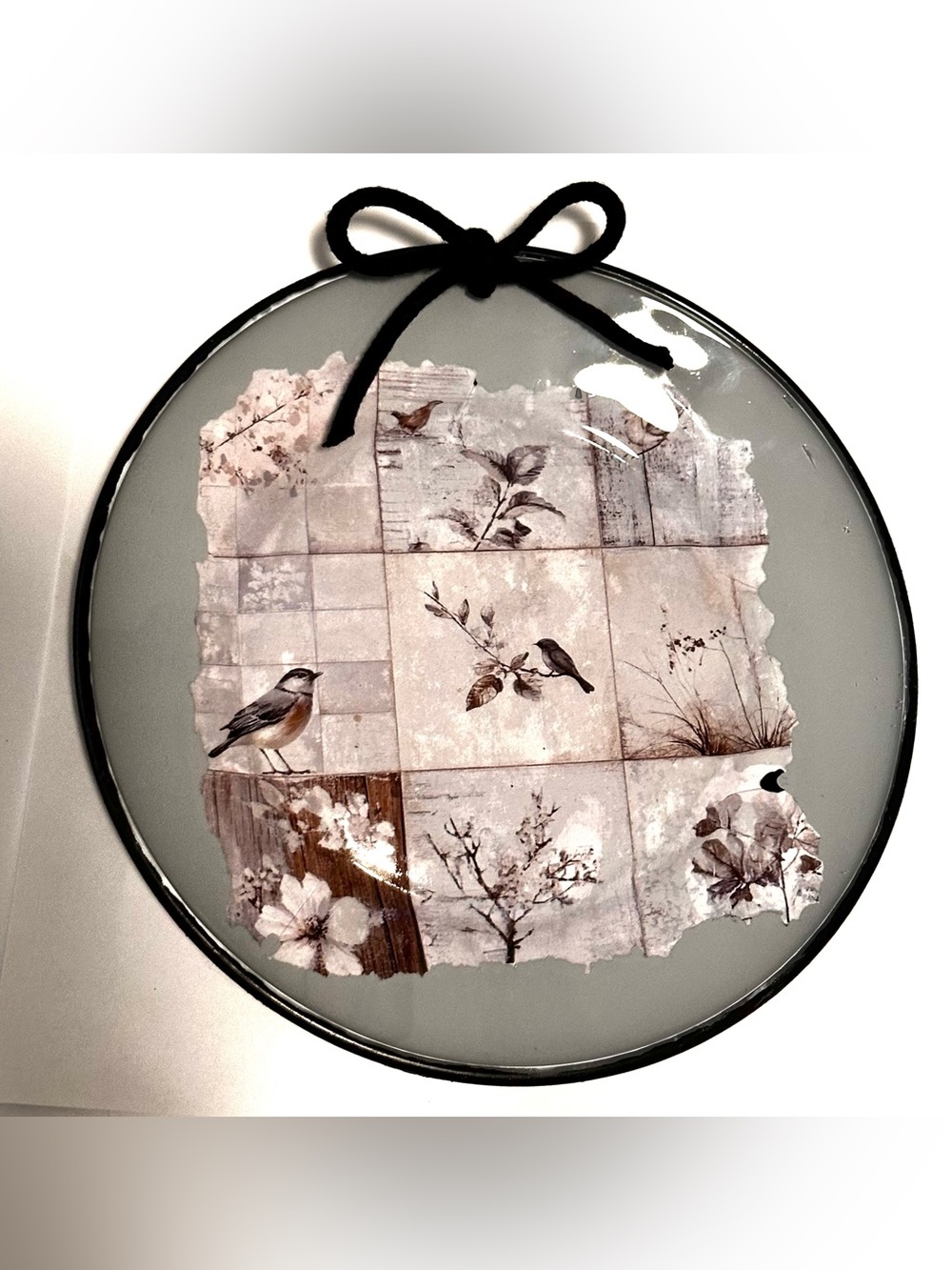 Hand crafted Round decorative Plate with Bird and Floral Motif